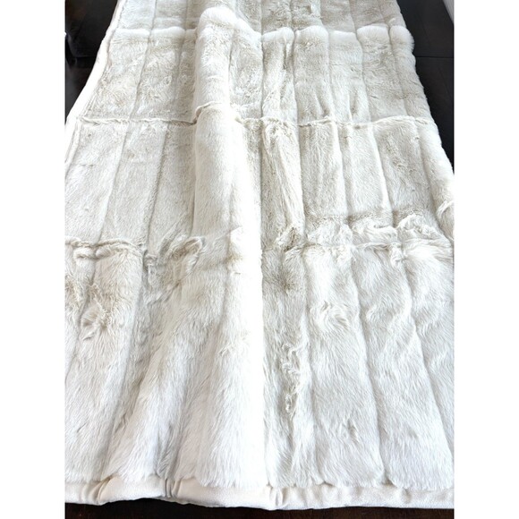 Pottery Barn Faux Fur Throw Blanket Ivory White Cozy Plush 50" x 60" - Picture 4 of 8